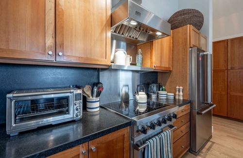Wilson Casa | Bungalow in Heart of Wilson