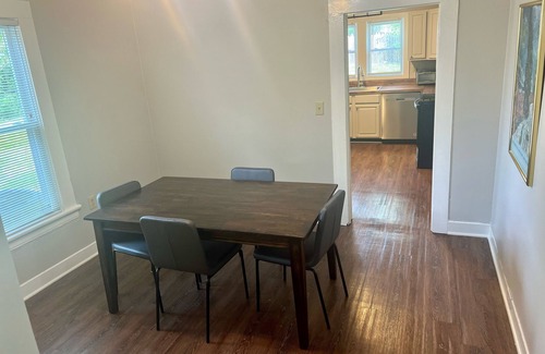 Old Irving Park Casa | Bungalow in the heart of Greensboro, close to Downtown, restaurants and shops
