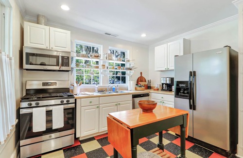 Historic District Casa | Bungalow in the Historic District-walking distance to downtown & the waterfront!
