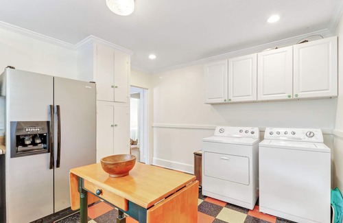 Historic District Casa | Bungalow in the Historic District-walking distance to downtown & the waterfront!