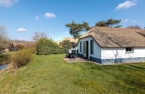 Krachtighuizen Casa | Bonito bungalow con lavavajillas, a 3 km. van Putten