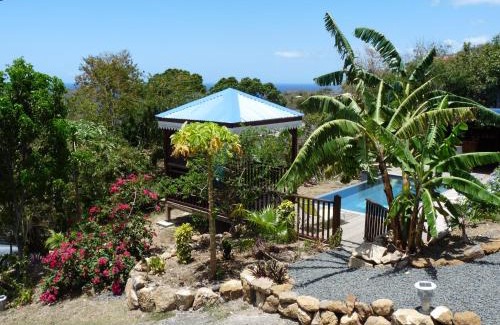 Malendure Cama Y Desayuno | BUNGALOW La Tortue Bleue