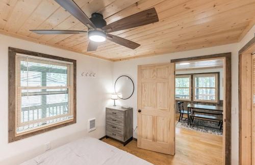 Cullowhee Casa | Bungalow, Lake Glenville, Amazing Views, & Sauna!