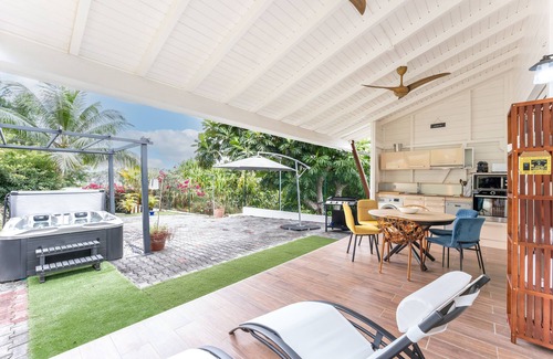 Saint Felix Casa | Bungalow Le Petit Corossol et Jacuzzi