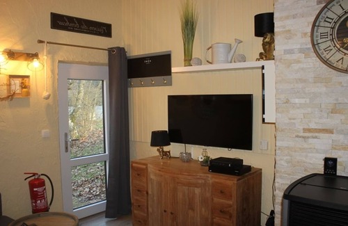 Virton Casa | Bungalow renovado cerca del lago Vallée de Rabais en Virton