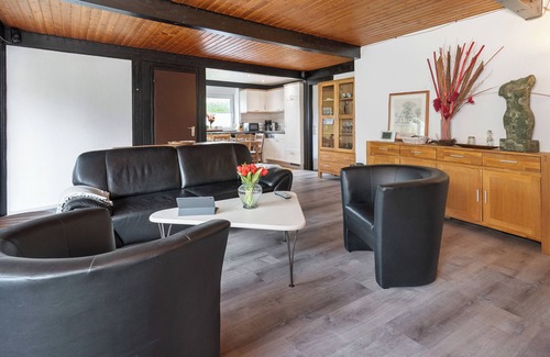 Schellbronn Casa | Bungaló 'Nordschwarzwald' con terraza privada, jardín privado y Wi-Fi