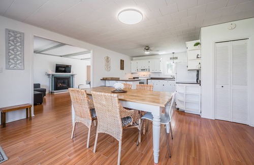 Zurich Cabaña | Bungalow of Bliss - Family Cottage on Lake Huron