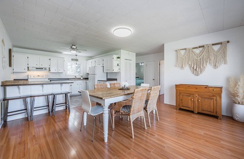 Zurich Cabaña | Bungalow of Bliss - Family Cottage on Lake Huron
