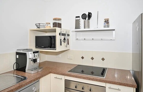 Buddina Casa | Bungalow on the Beach 4 B/R, 8 Guests, Aircon ZG2