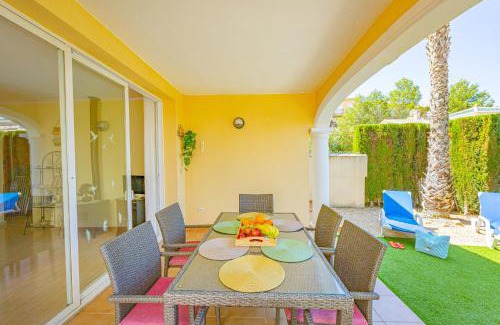 La Empedrola Casa | Bungalow Rosa - PlusHolidays