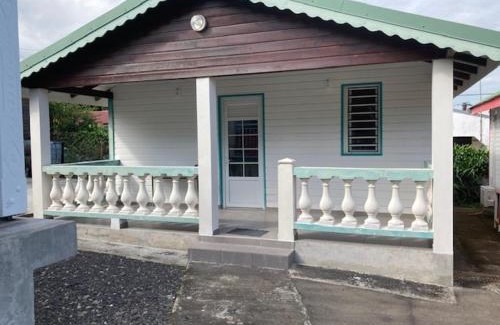 Capesterre-Belle-Eau Apartamento | Bungalow ROUGE GITES PASSION