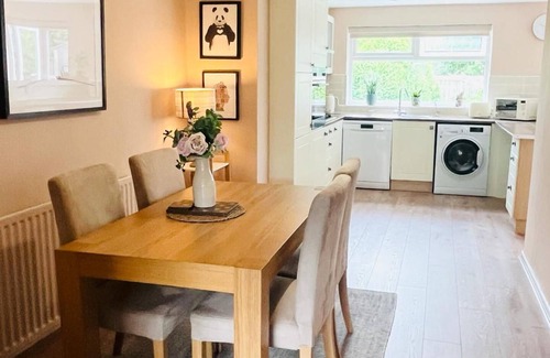 Morpeth Cabaña | Bungalow stay in Morpeth close to transport links