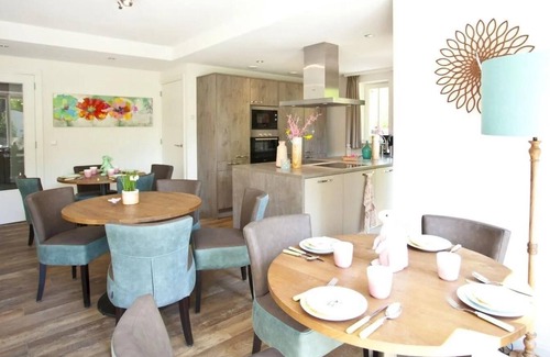 Otterlo Casa | Bungalow with 10 bedrooms and a terrace