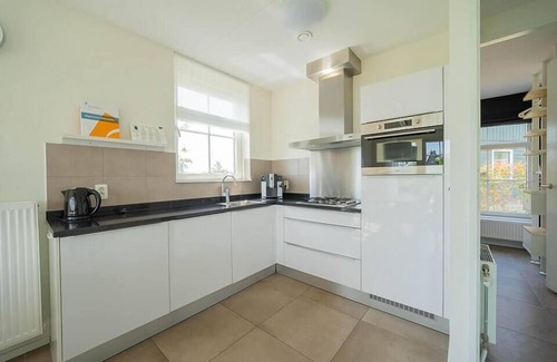 Uitdam Casa | Bungalow with 3 bedrooms, 2 bathrooms and a sauna
