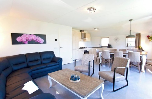 Schaarsbergen Casa | Bungalow with 4 bedrooms and a terrace