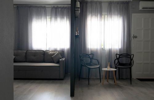 Santiago de la Ribera Villa | Bungalow with a pool and a terrace