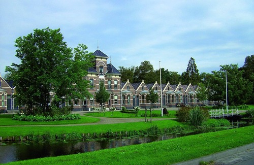 Akkrum Casa | Bungalow with a terrace near the Sneekermeer
