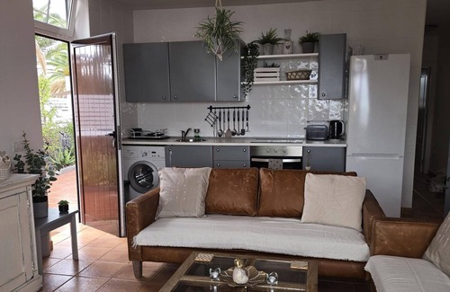 Puerto Calero Casa | VIlla / Casa con hermosas vistas de la azotea, a 10 minutos de la Marina