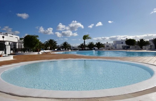 Puerto Calero Casa | VIlla / Casa con hermosas vistas de la azotea, a 10 minutos de la Marina