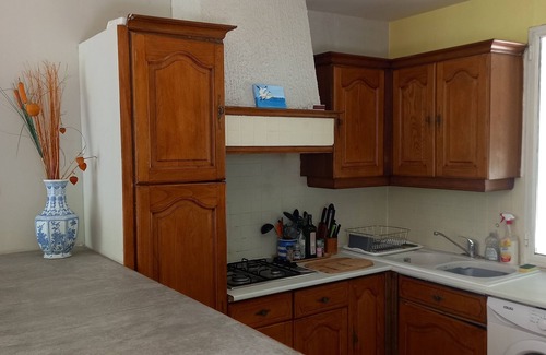 Brux Casa | Bungalow con casa rural adjunta de una habitación. Con piscina privada aislada. Duerme 8