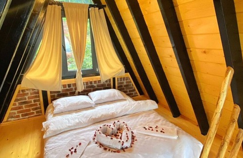 Ilmiye Chalet De Esquí | Bungalow with Heated Private Pool in Sapanca