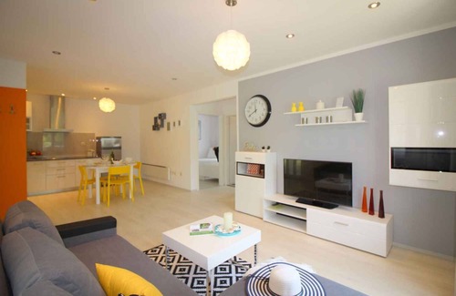 Vrvari Casa | Casa vacacional con piscina y aire acondicionado