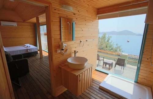 Ortakentyahsi Belediyesi Casa | Bungalow With Pier Terrace View in Bozburun
