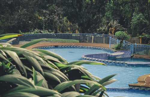 Escuintla Casa | Bungalow con Piscina en la Naturaleza