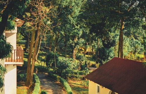 Escuintla Casa | Bungalow con Piscina en la Naturaleza