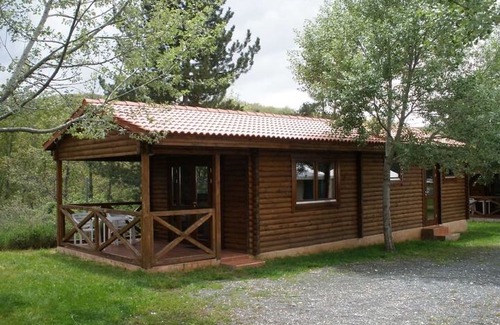 Villasur de Herreros Hotel | Bungalows Puerta de la Demanda
