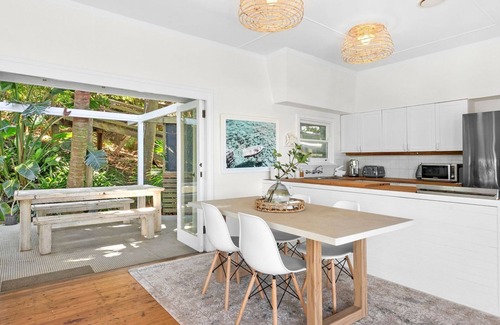 Newport Casa | Bungan Beach House - quintessential beach house