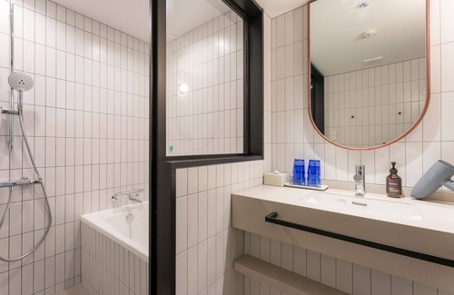 Atami Hotel | Bunk bed RoomNopets allowed1offsite parking lot / Atami Shizuoka