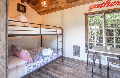 Carmel Alquiler De RV | Bunk House w/ Luxury Tent