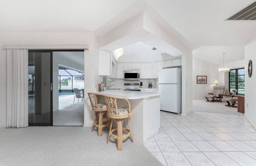 Pebble Beach Apartamento | Bunker Lane Breeze – Rotonda West Pool Retreat