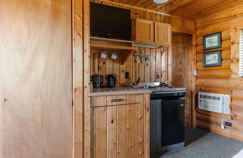 Bozeman Cabina | Bunkhouse 2 at Gallatin Canyon Cabins