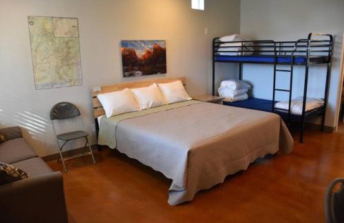 La Verkin Casa | Bunkhouse 6A With Fridge and Microwave