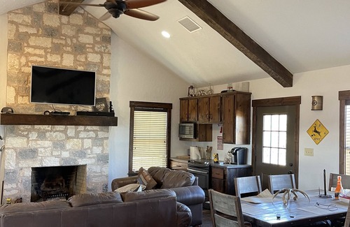 Guthrie Cabina | Bunkhouse in Texas ranch country