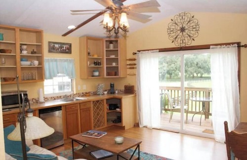Morriston Casa | Bunkhouse Overlooking 10 Acre Horse Farm