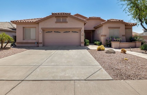 Terramar Casa | Bunny Hill! Perfect Summer Family Vacation! Full house with Private Heated Pool!