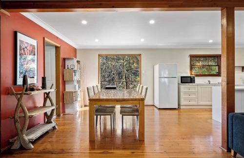 Katoomba Casa | Bunyip Cottage nEscape to Bunyip Cottage - Your Cozy Blue Mountains Getaway