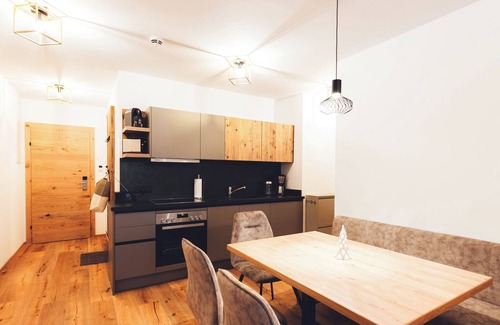 Ladis Apartamento | Burgstadl Aparthotel & Restaurant - Ferienwohnung mit Bergblick