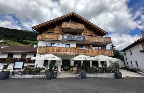 Ladis Apartamento | Burgstadl Aparthotel & Restaurant - Ferienwohnung mit Bergblick