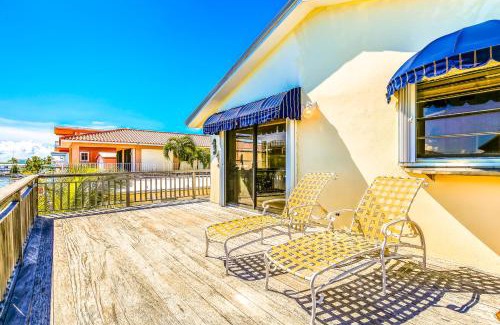Blue Waters Casa | Burgundy Breeze