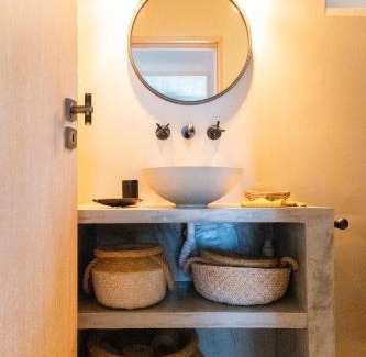 Grandola Casa | BURGUNDY house