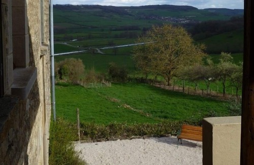Benoisey Cabaña | Borgoña: espaciosa casa de piedra independiente en pueblo tranquilo, vistas espectaculares