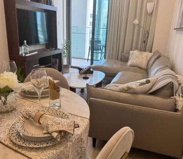 Jadaf Apartamento | Burj Khalifa view modern 1BHK with balcony