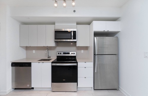 Burlington Condominio | Burlington's Newest, Most-Amenity Rich Building