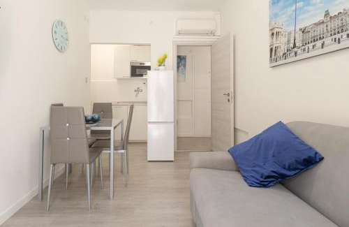 Barriera Vecchia-San Giacomo Apartamento | Burlo Garofalo Elegant Apartment Near Hospital