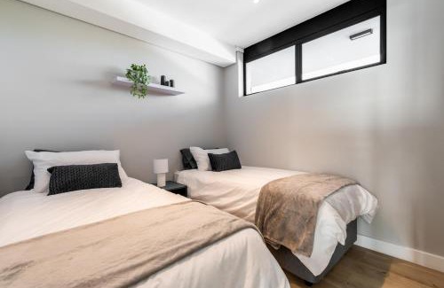 Milnerton Apartamento | Burmeister 202 - 2 Bedroom Apartment Across from Ocean - Onsite Free Parking