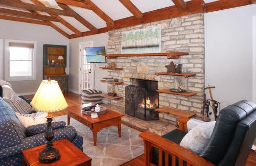 Wimberley Casa | Burnett Ranch Cabins- Prickly Pear